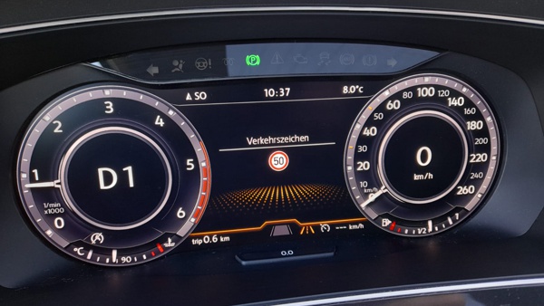 VW Tiguan II AD Verkehrszeichenerkennung 10