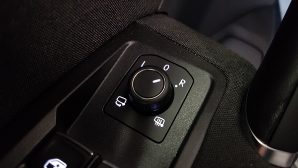 Touran II 5T Beifahrerspiegelabsenkung 1