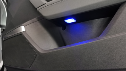 Audi_A3_8Y_LED_Ablagefachbeleuchtung_blau