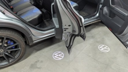 VW_Volkswagen_T-Roc_Troc_Einstiegsbeleuchtung_Logo_Projektor_Strahler_nachruesten_1