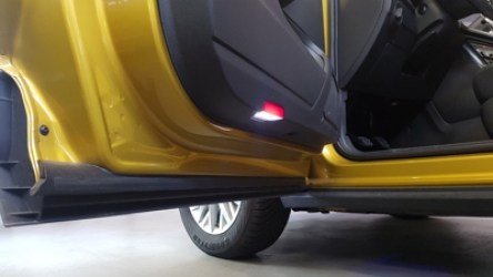 t-roc-einstiegsbeleuchtung-2